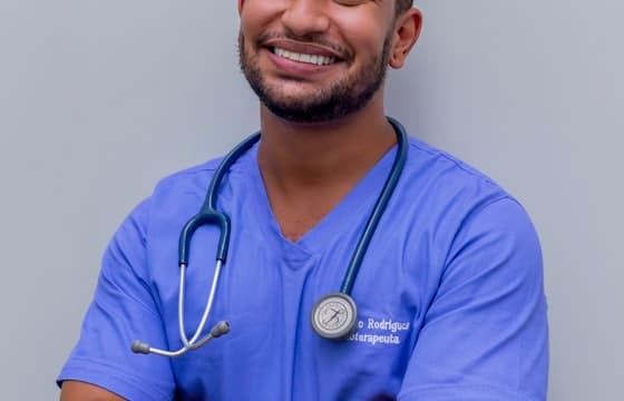Médico confiante com estetoscópio