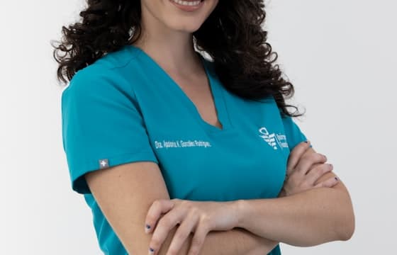 Médica em atendimento
